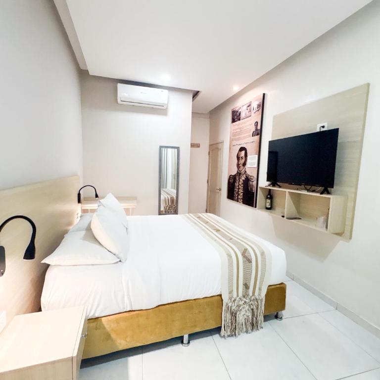 Casa Helena Hotel Centro Historico - Double Room with Balcony - 5