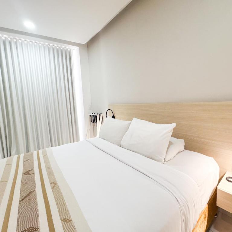 Casa Helena Hotel Centro Historico - Double Room with Balcony - 8