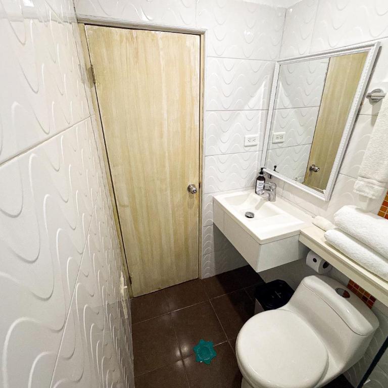Casa Helena Hotel Centro Historico - Double Room with Balcony - 12