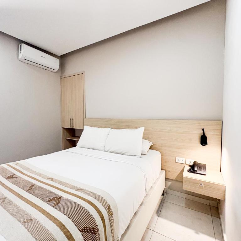 Casa Helena Hotel Centro Historico - Double Room with Private Bathroom - 11