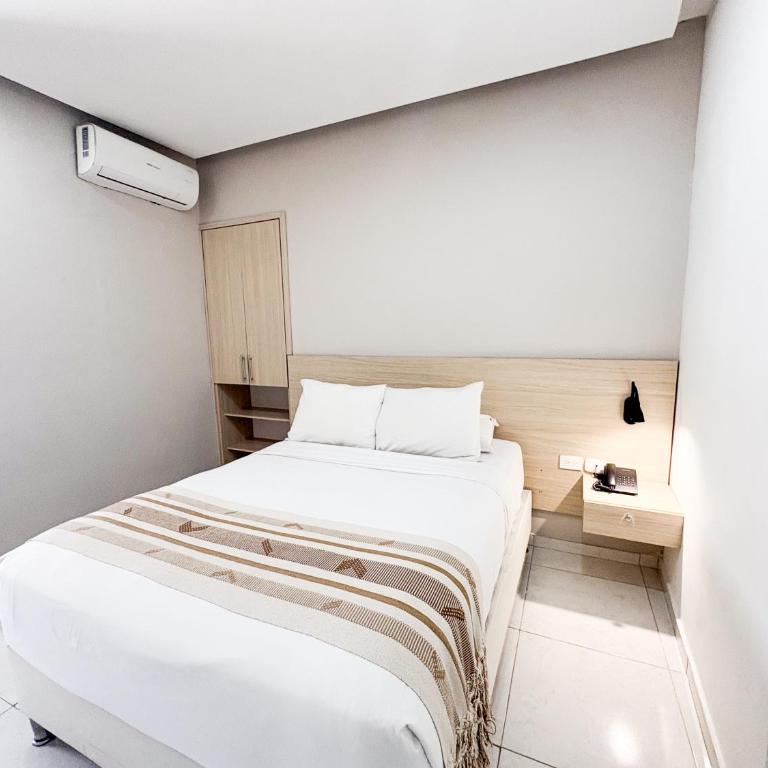 Casa Helena Hotel Centro Historico - Double Room with Private Bathroom - 4