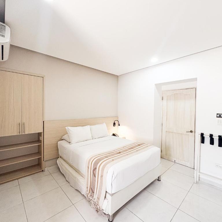 Casa Helena Hotel Centro Historico - Double Room with Private Bathroom - 5