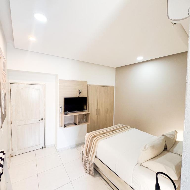 Casa Helena Hotel Centro Historico - Double Room with Private Bathroom - 17