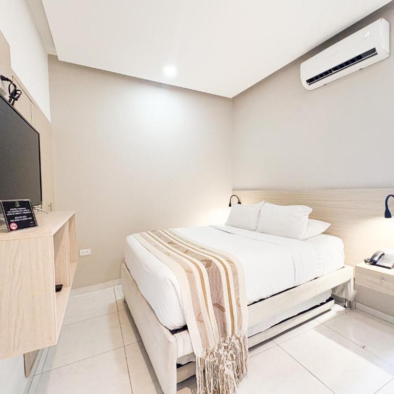 Casa Helena Hotel Centro Historico - Double Room with Private Bathroom - 25