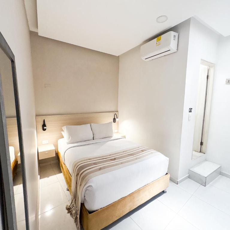 Casa Helena Hotel Centro Historico - Double Room with Private Bathroom - 38