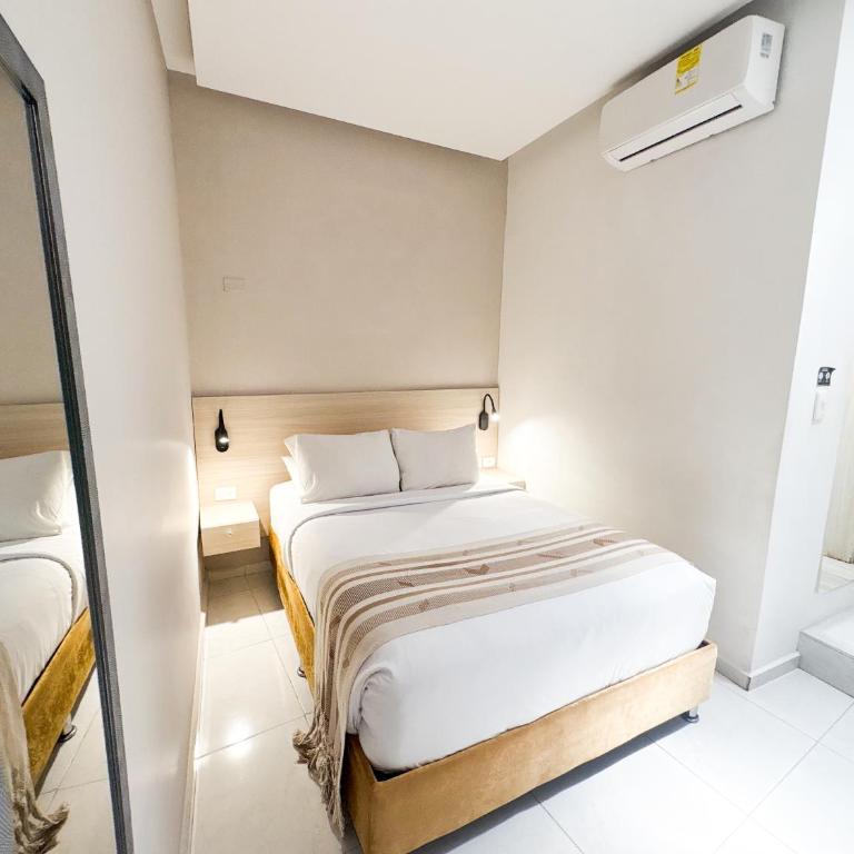 Casa Helena Hotel Centro Historico - Double Room with Private Bathroom - 34