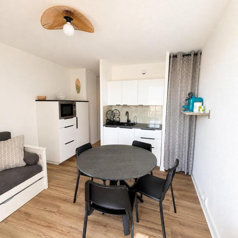 La Grande Voile -Clim-Piscine-Parking - One-Bedroom Apartment - 11