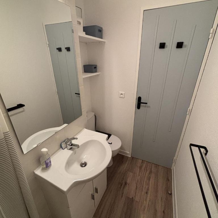 La Grande Voile -Clim-Piscine-Parking - One-Bedroom Apartment - 15