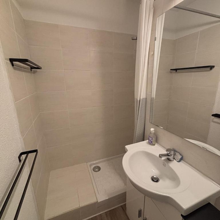 La Grande Voile -Clim-Piscine-Parking - One-Bedroom Apartment - 14