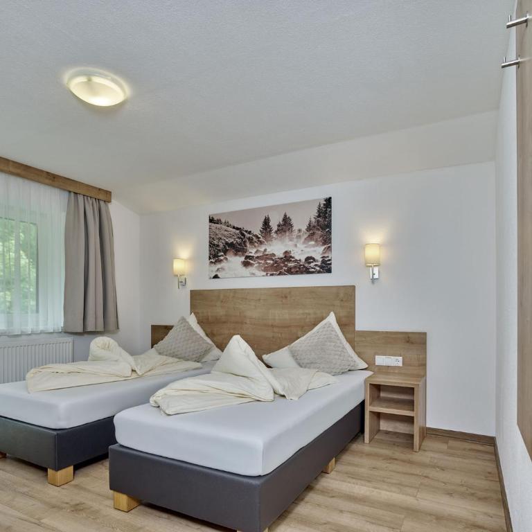 Appartement Gästehaus Bergkristall - Standard Apartment mit 2 Schlafzimmern und Balkon - 1