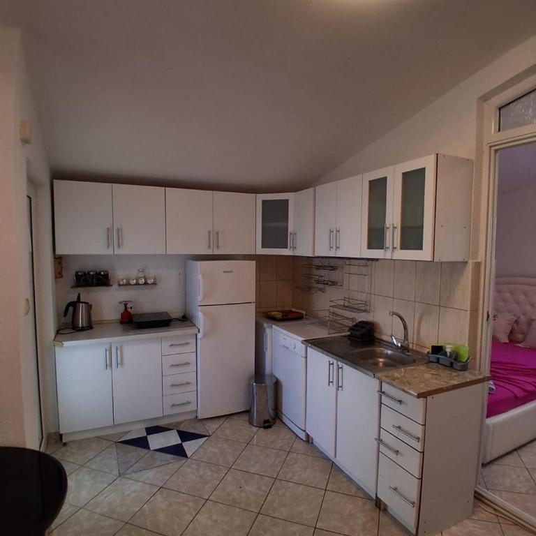 Vila Alby - Apartman sa 2 Spavaće Sobe - 3