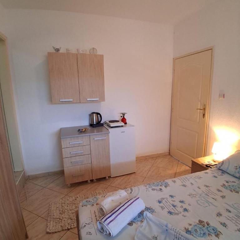 Vila Alby - Dvokrevetna Soba sa Bračnim Krevetom - 6