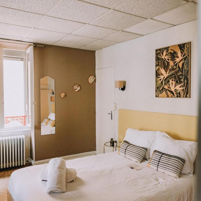 Ariane Hôtel - Chambre Triple avec Salle de Bains Privative - 4