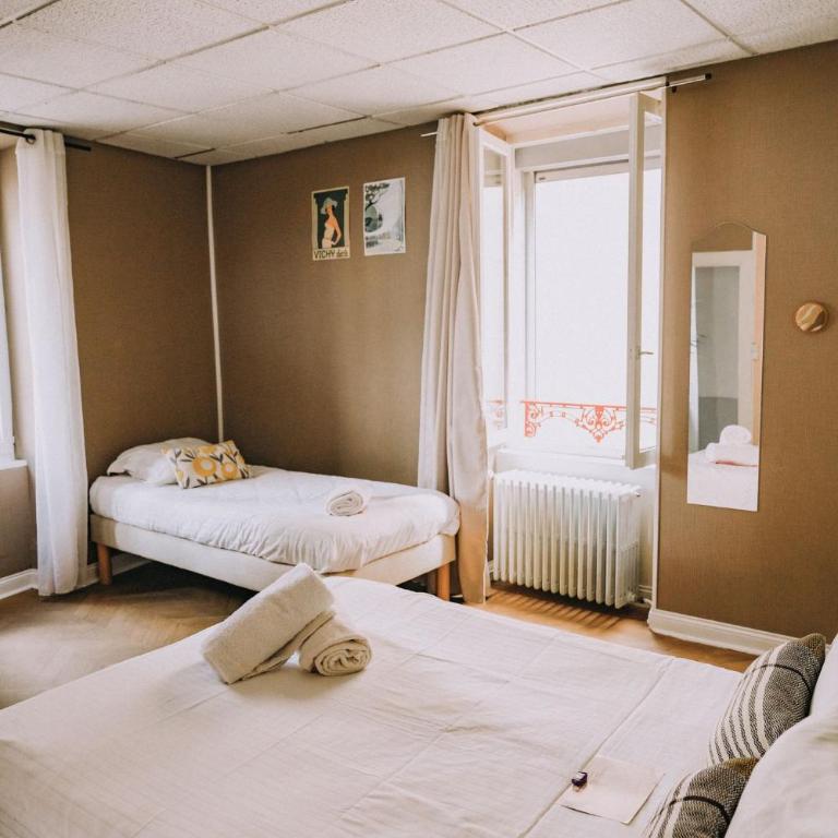 Ariane Hôtel - Chambre Triple avec Salle de Bains Privative - 5