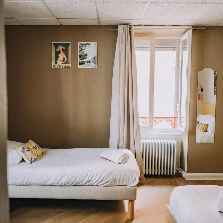Ariane Hôtel - Chambre Triple avec Salle de Bains Privative - 6