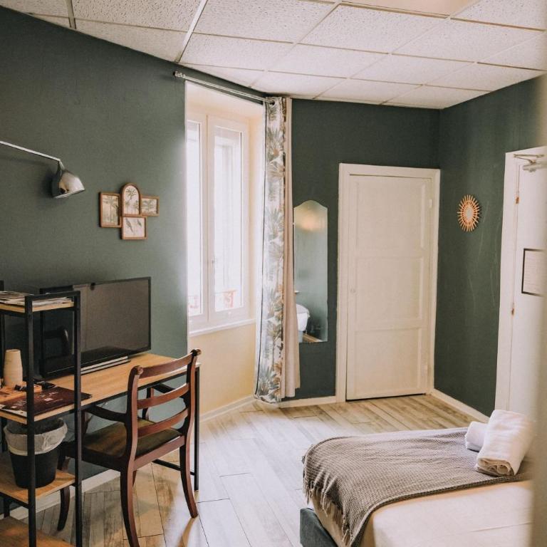 Ariane Hôtel - Chambre Quadruple avec Salle de Bains Privative - 3