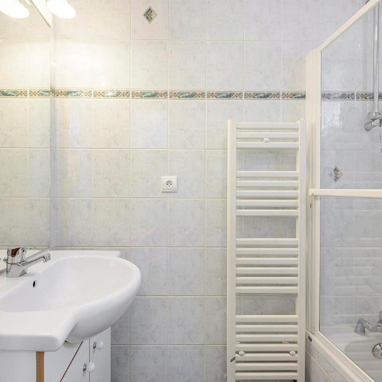 Chalet Pascal 9 - Apartment with Shower - 12