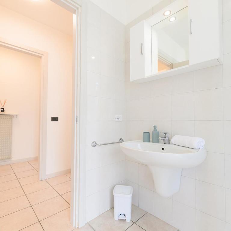 La Casa Di Romi By Immobilux - Apartment - 24