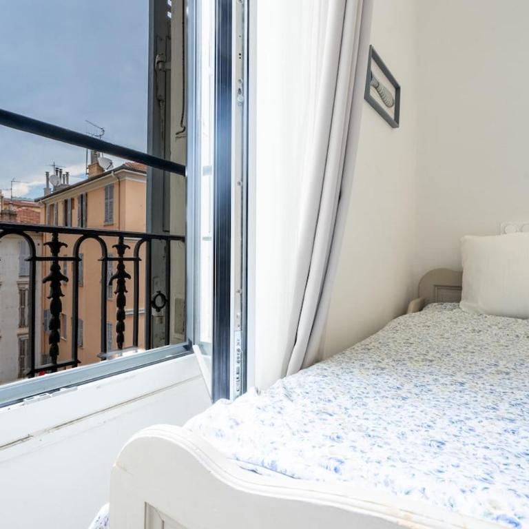 Esprit de France - Apartamento de 2 dormitorios con balcón - 2