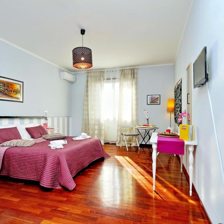 Alloggio Piazza San Giovanni Roma - Camera Matrimoniale con Vista Città e Bagno Privato Esterno - 2