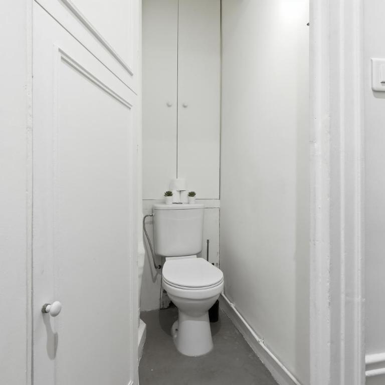 Sophisticated 1BR Near Opéra and Champs-Élysées - One-Bedroom Apartment - 18