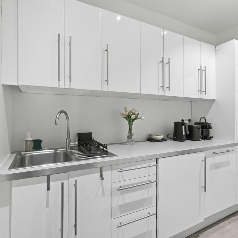 Sophisticated 1BR Near Opéra and Champs-Élysées - One-Bedroom Apartment - 3