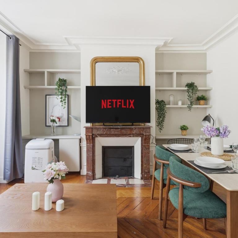 Sophisticated 1BR Near Opéra and Champs-Élysées - One-Bedroom Apartment - 7