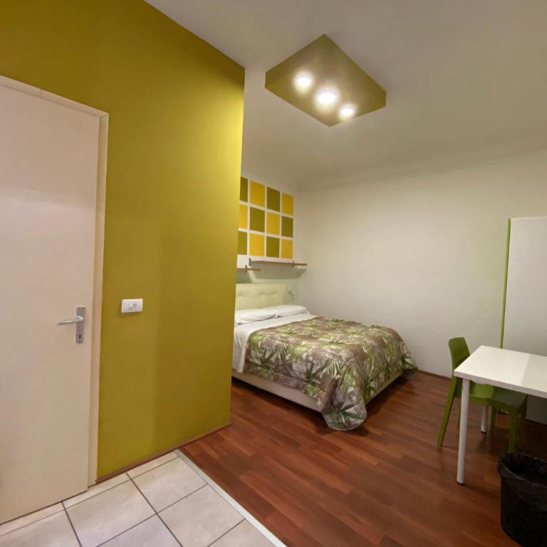 Leonardo Tourist House - Camera Budget Doppia con Letti Singoli - 4