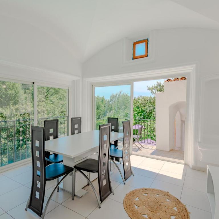 Joli villa avec sa grande piscine! - Villa - 4