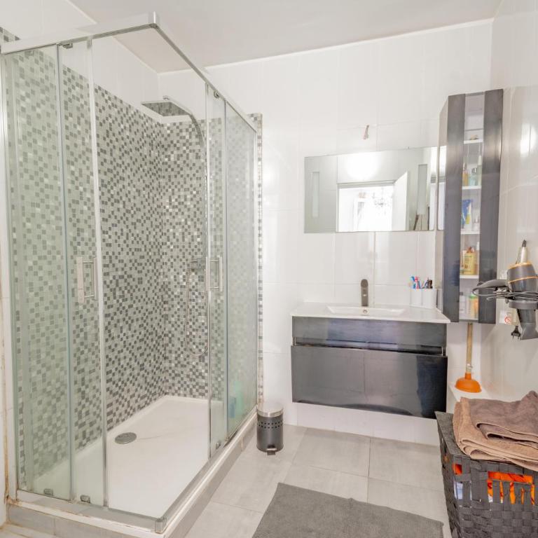 Joli villa avec sa grande piscine! - Villa - 6