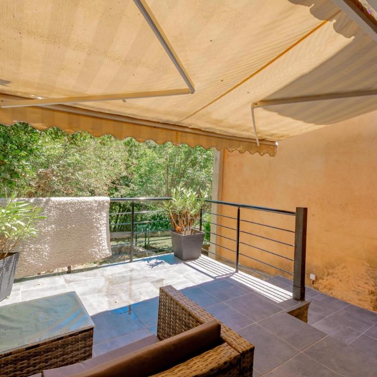 Joli villa avec sa grande piscine! - Villa - 10