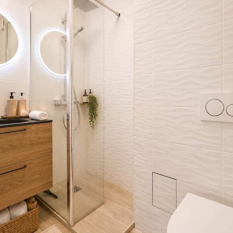 AGENCE HENRI CAMILLE - CIRODDE - 2 chambres grande terrasse 5 min Croisette - Appartement - 10