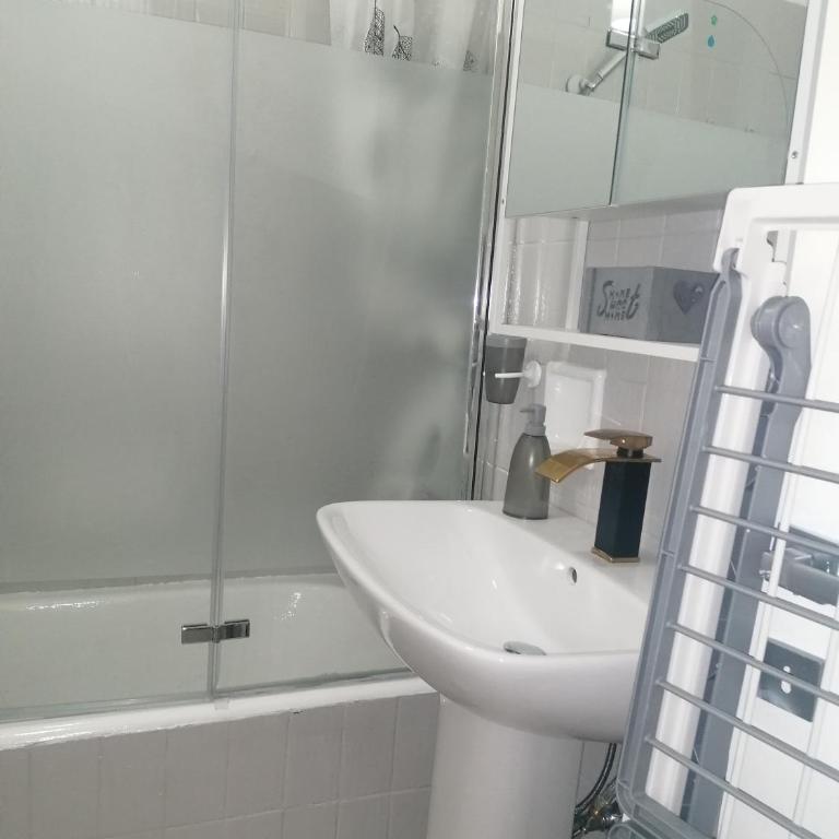 B&B Vacanze Alassio - Camera Familiare con Bagno Privato - 13
