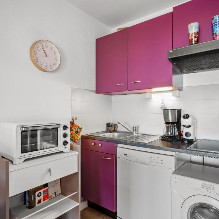 T2 dans résidence arborée - Apartamento de 1 dormitorio con vistas al jardín - 13