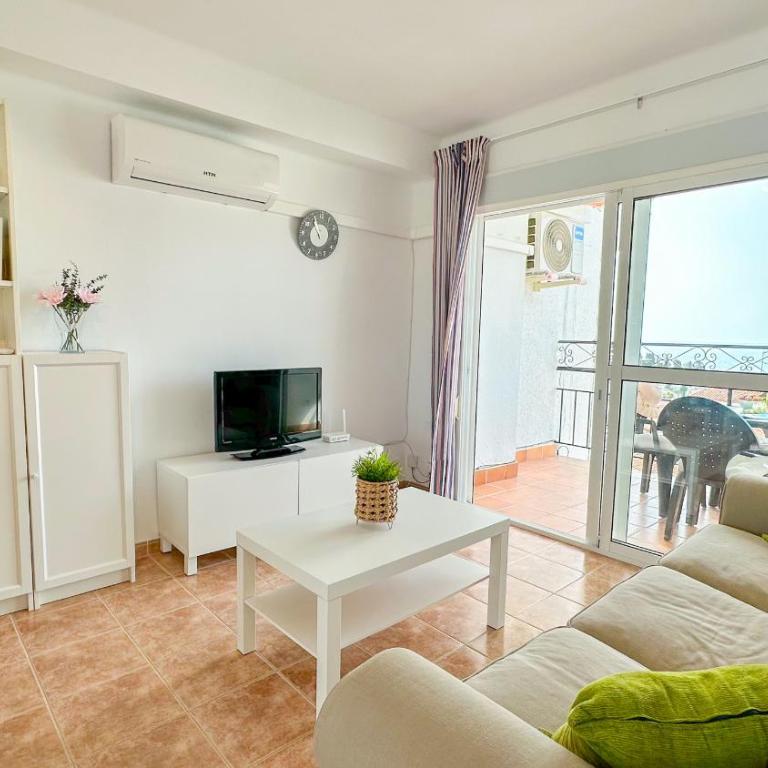 Edif Miami, 350m to the beach, views, pool - Two-Bedroom Apartment - 13