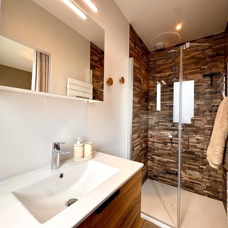 Maison Familiale 10 pers - 4 suites avec salle de bain privative - Villa - 5