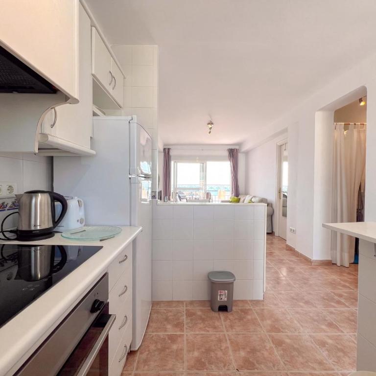 Edif Miami, 350m to the beach, views, pool - Two-Bedroom Apartment - 11