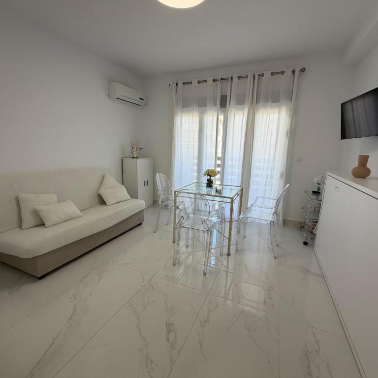 Tres Delfines Solo Familias Serviplaya - Estudio con terraza - 11