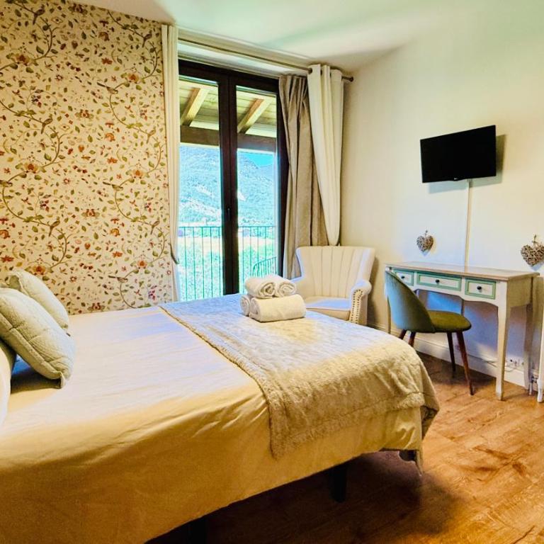 Leyendas Del Pirineo Turismo Rural - Habitación Doble con vistas a la montaña - 3