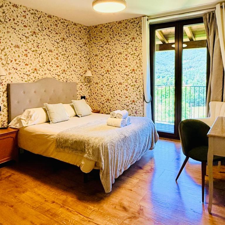 Leyendas Del Pirineo Turismo Rural - Habitación Doble con vistas a la montaña - 2