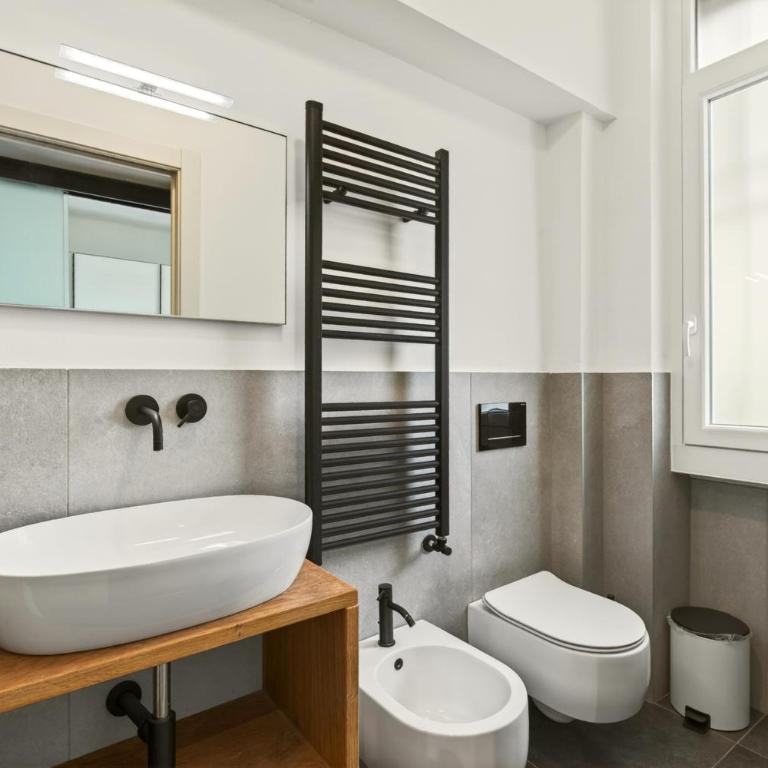 Duomo 15 min - Balcony - AC - No Lift - Appartamento con 1 Camera da Letto - 4