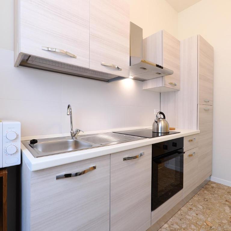 PrimoPiano - Plinio - Appartamento con 1 Camera da Letto e Balcone - 22