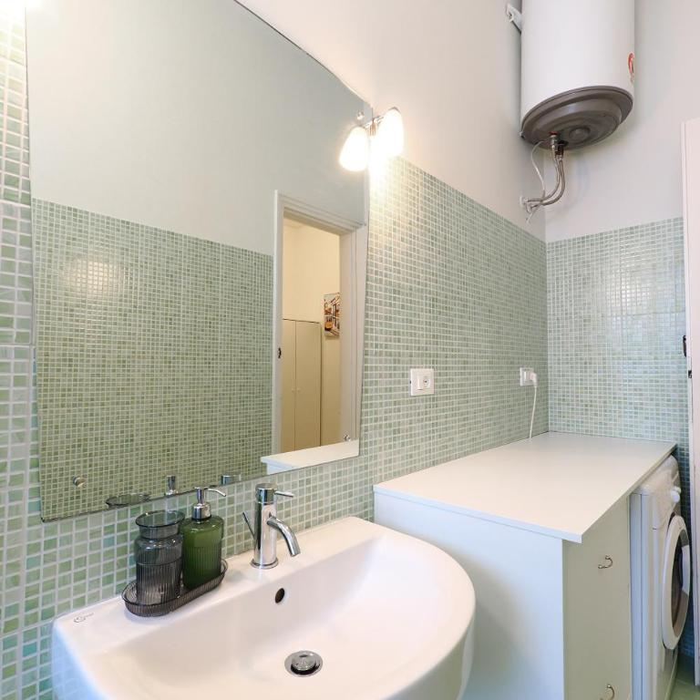 PrimoPiano - Plinio - Appartamento con 1 Camera da Letto e Balcone - 46
