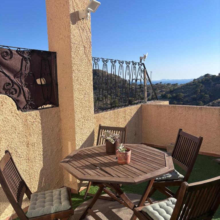 Casa mediterránea con terraza y vistas al mar en Villajoyosa - Two-Bedroom Apartment - 4