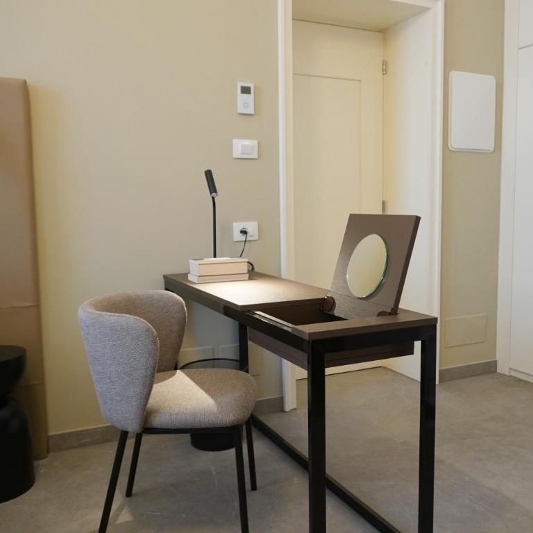 Corsocentodue Suites - Camera Matrimoniale con Bagno Privato - 5