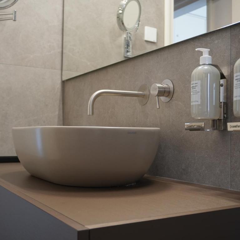 Corsocentodue Suites - Camera Matrimoniale con Bagno Privato - 8