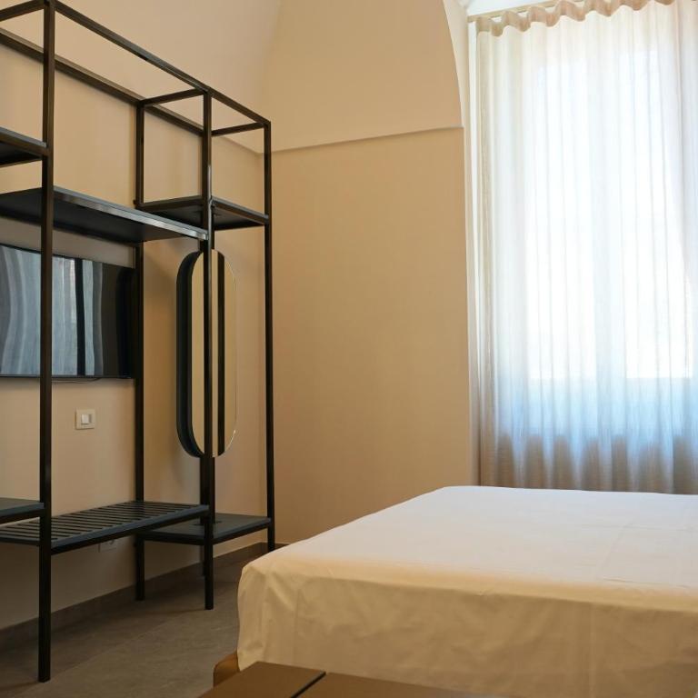 Corsocentodue Suites - Camera Matrimoniale con Bagno Privato - 2