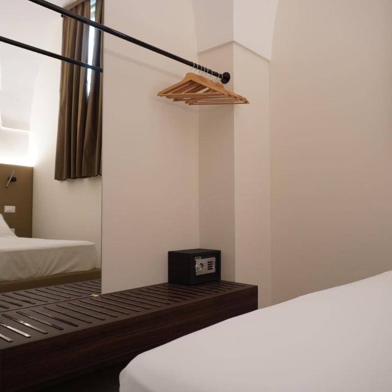 Corsocentodue Suites - Camera Familiare - 4