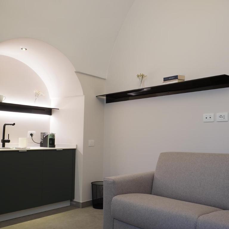 Corsocentodue Suites - Camera Familiare - 8