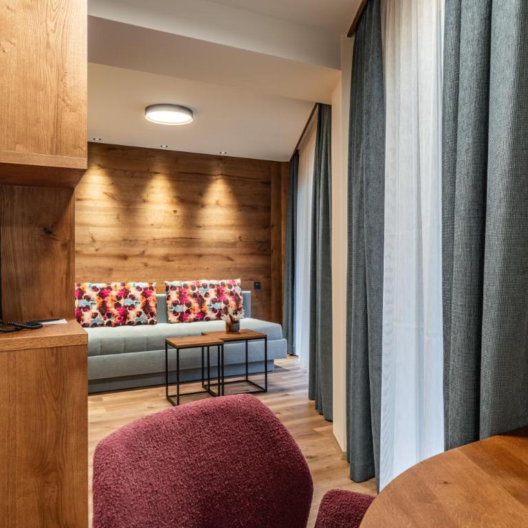 Hotel Pramstraller - Doppelzimmer mit Balkon - 11